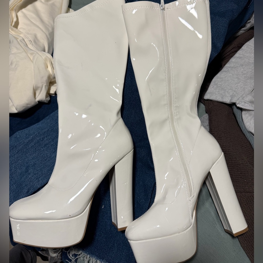 Fashion Nova White Heeled Boots - Picture 7 of 7